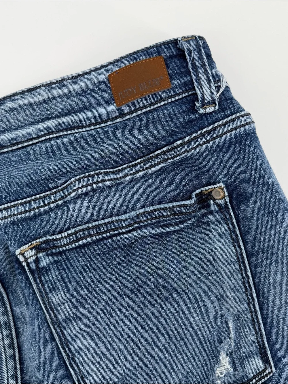 Judy Blue Medium Wash Cropped Ankle Jeans